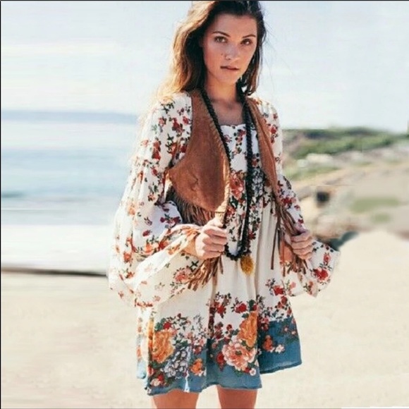 The Elle Boho Bloom Shift Dress w/Bell Sleeves - Picture 4 of 13